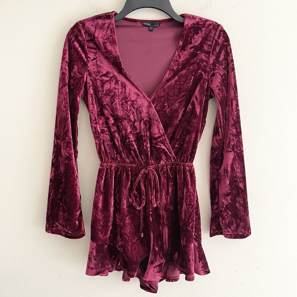 Burgundy Velvet Romper Size XS Long Sleeves Ruffles Hem V Neck Party Cute Flirty